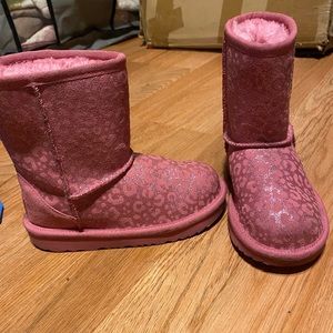 Girls leopard print Uggs